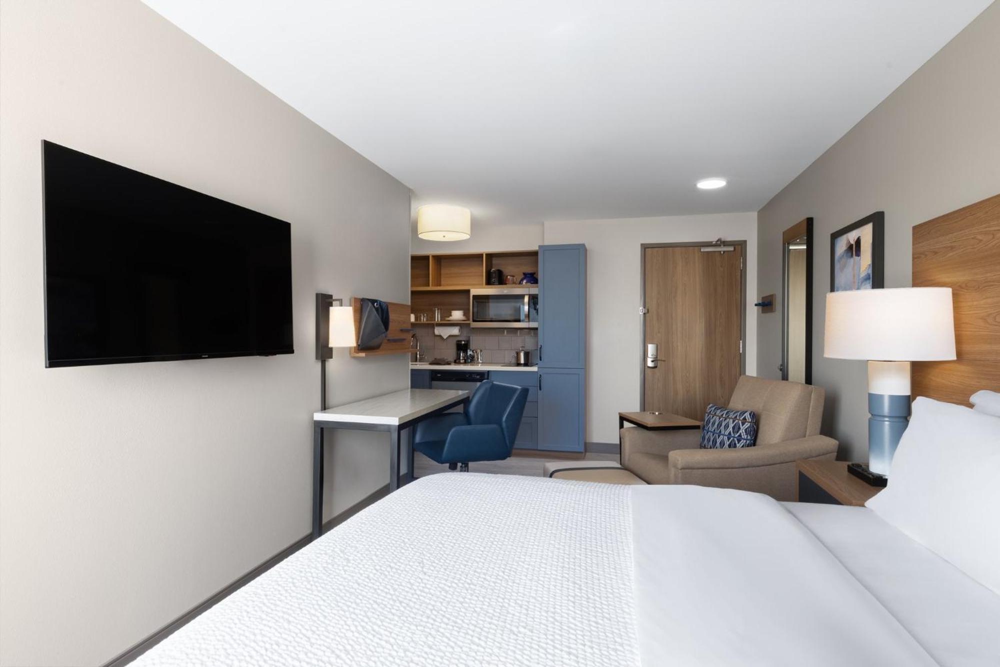 Candlewood Suites Mcpherson, An Ihg Hotel Екстер'єр фото