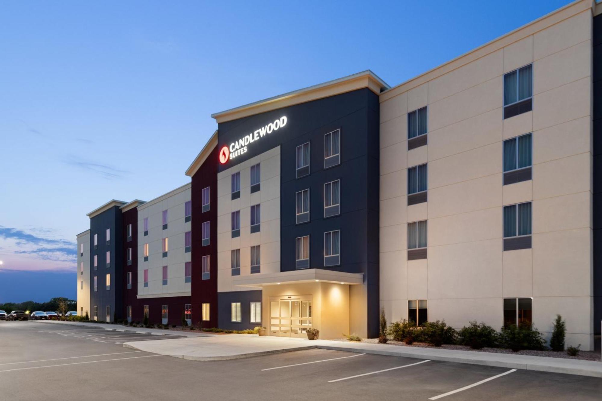 Candlewood Suites Mcpherson, An Ihg Hotel Екстер'єр фото